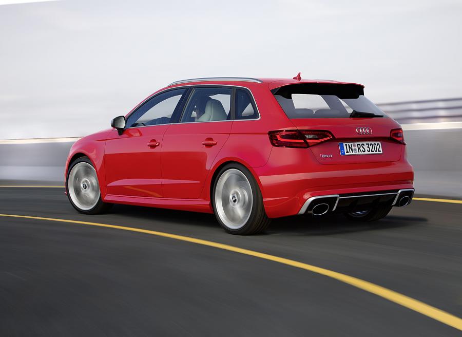  Audi RS3 Sportback 2015 года  (WW) (фото 10 из 38)